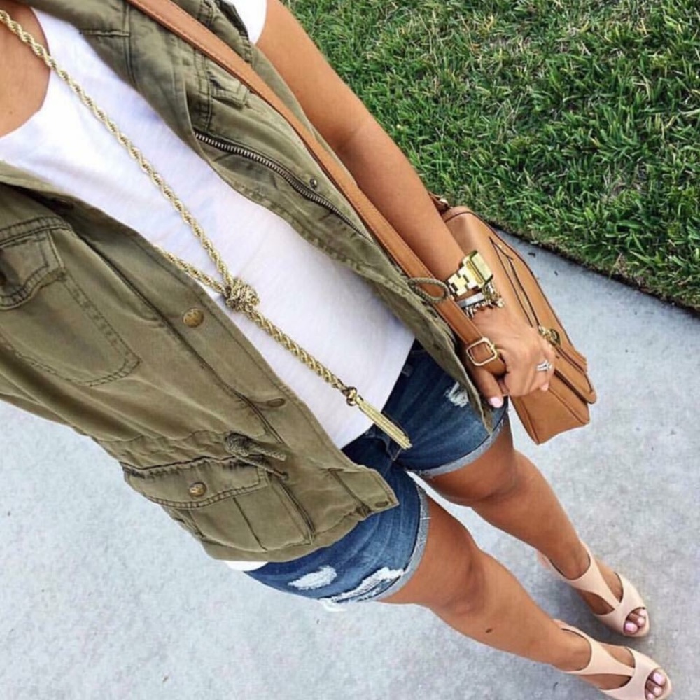 Knot necklace